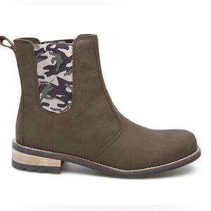 Kodiak Camo Women’s Boots - New with Tags